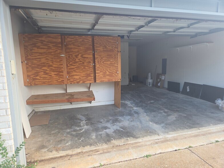 Building Photo - 3304 Sparta Dr