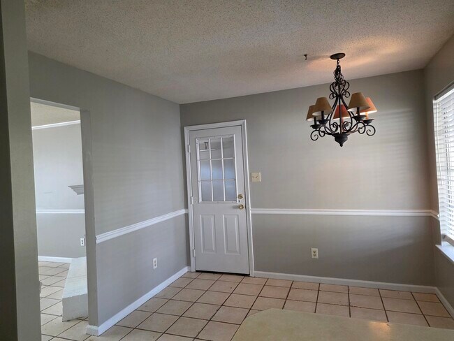 Building Photo - 7780 Mesa Dr