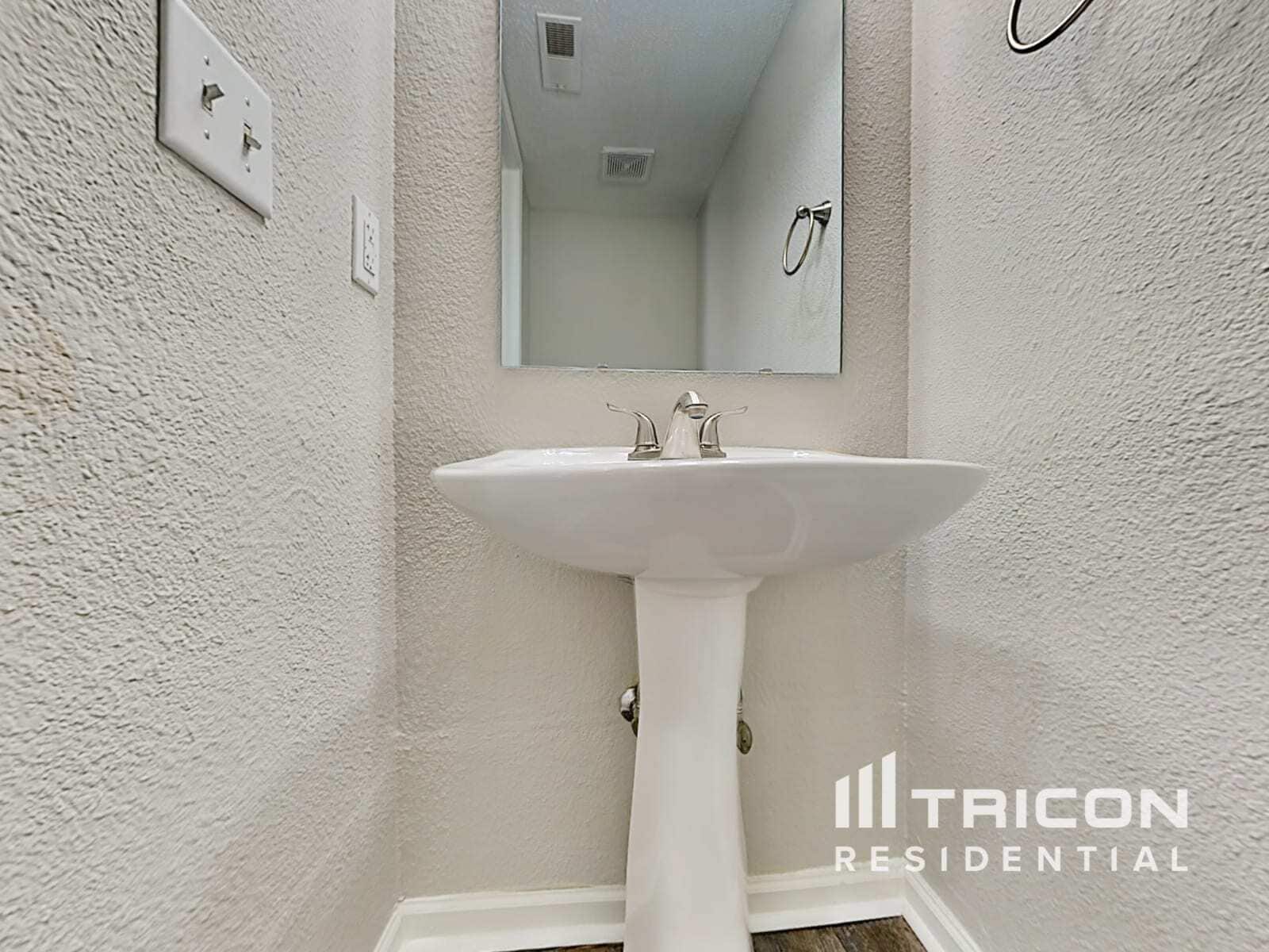 Building Photo - 4669 Driftwood Ln