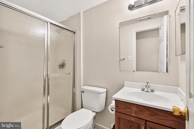 Building Photo - 45547 Hutchens Square