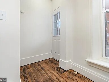 Building Photo - 323 Market St