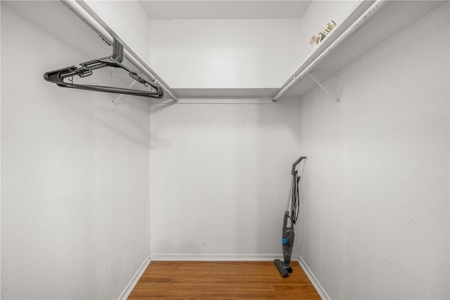 Building Photo - 805 San Pedro Dr