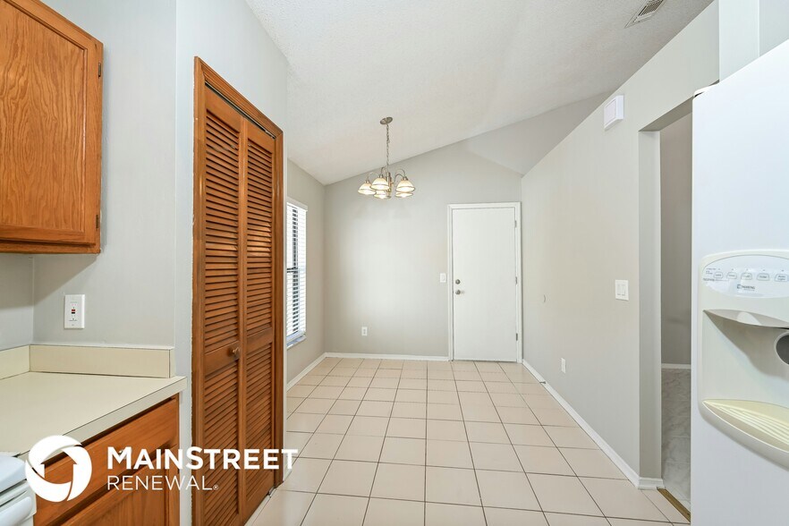 Building Photo - 267 Lakebreeze Cir