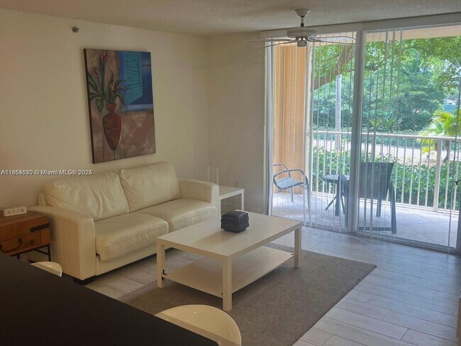 Building Photo - 1155 Brickell Bay Dr