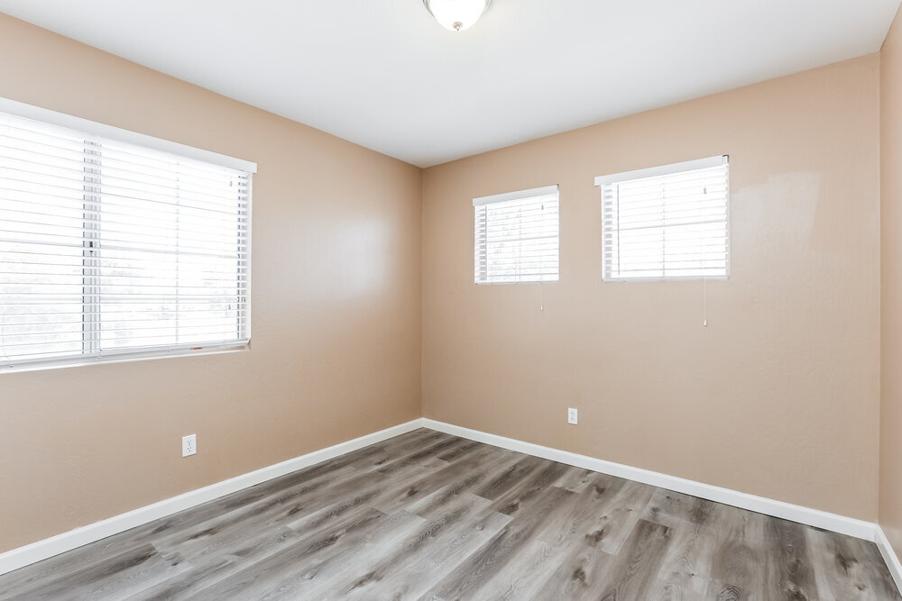 Building Photo - 1653 N 136th Ln