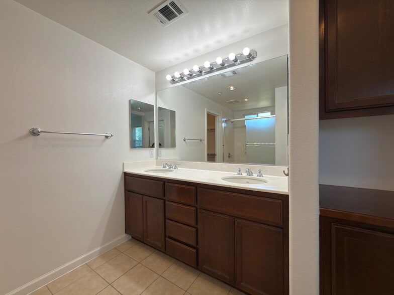 Master Bedroom Sink - 300 Presidio St