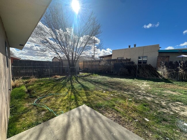 Building Photo - 3 Bedroom 1 Bathroom house for rent in Bloomfield