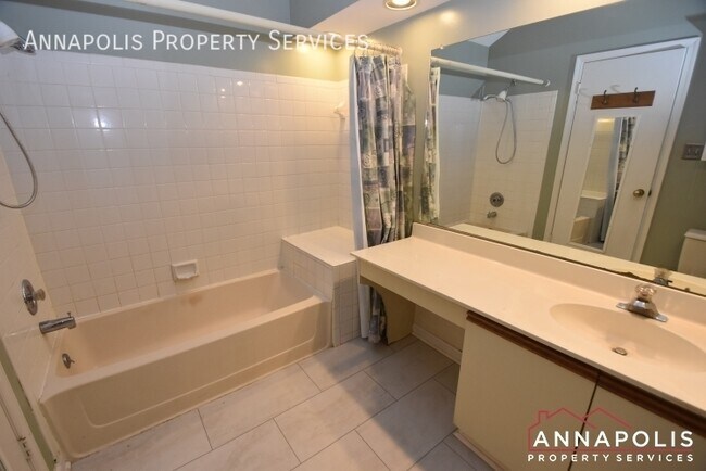 Building Photo - 962 Yachtsman Way