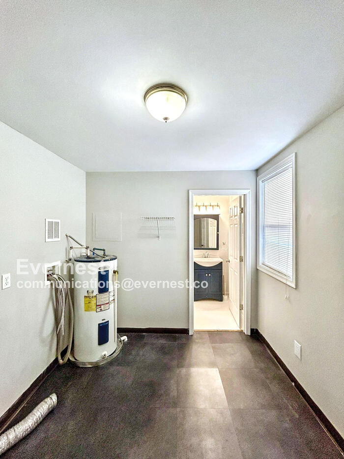 Building Photo - 3405 S Street