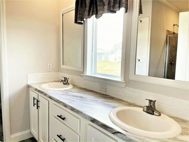 Building Photo - 10789 SW 30th Ct