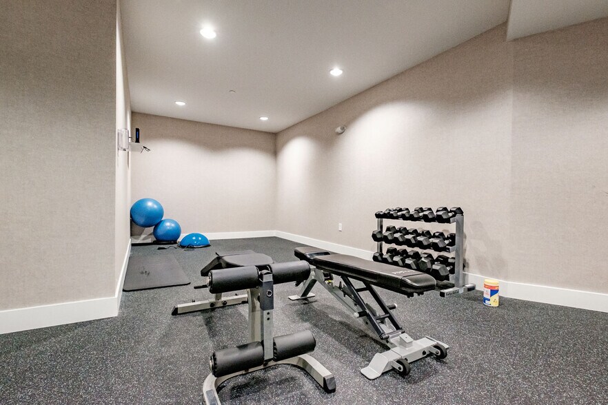 Building Photo - 25 High St