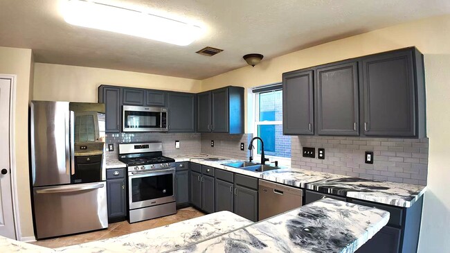 Building Photo - 3118 Flatwood Ct