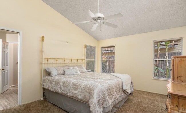 Building Photo - Beautiful House For Rent