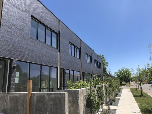Building Photo - 1821 E 38th Ave