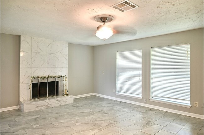 Building Photo - 7207 San Pablo Dr