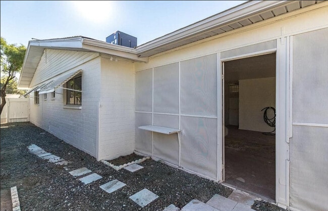 Building Photo - 8444 E Coronado Rd