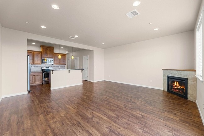 Building Photo - Gorgeous Townhome in Ridgefield!