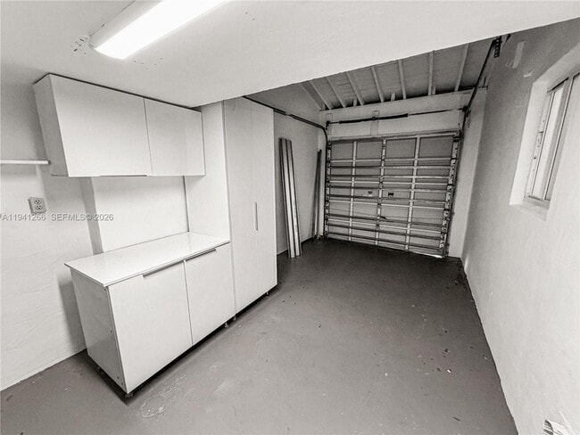 Building Photo - 1575 SW 12th Ave