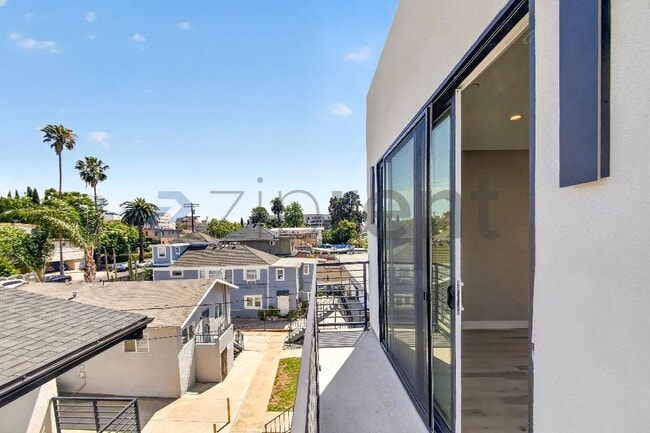 Building Photo - Unit 1