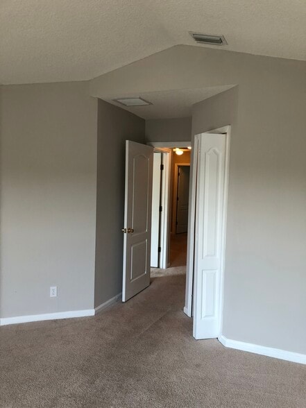 Building Photo - 1819 Biscayne Bay Cir