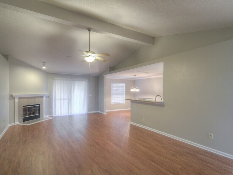 Building Photo - 552 Sparrow Branch Cir