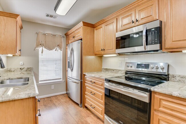 Building Photo - 136 Haley Dr