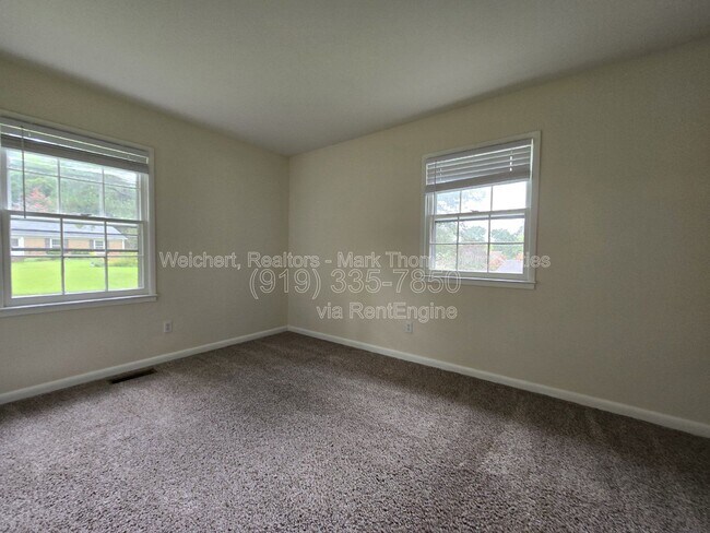 Building Photo - 119 Monterey Ln