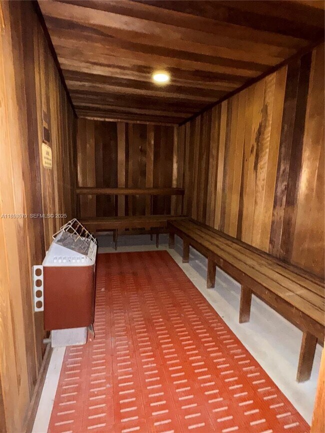 Building Photo - 2940 N Course Dr