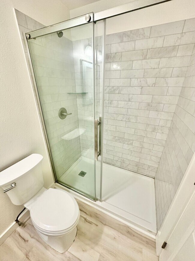 Building Photo - Nice 4 Bedroom 2 Bath House for Rent!