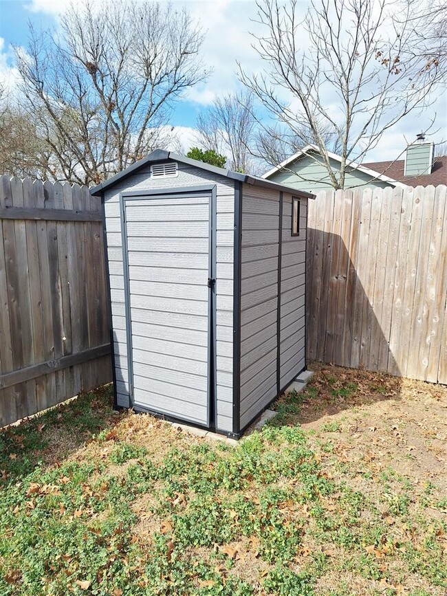 Building Photo - 1327 Camden Ln