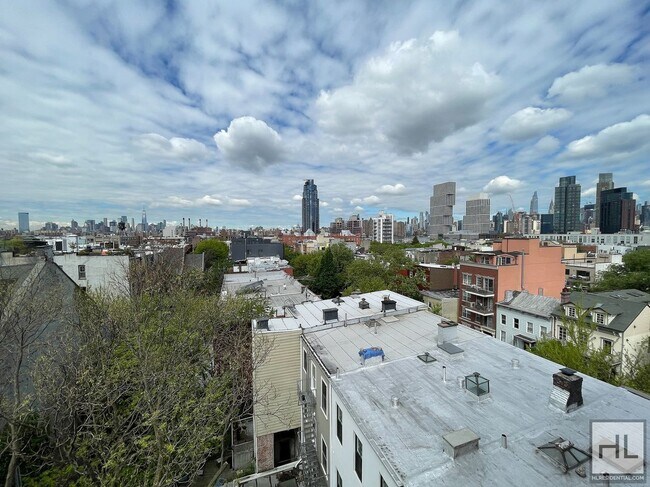 Building Photo - JAVA STREET / Greenpoint 2-Bed 2-Bath / Pe...