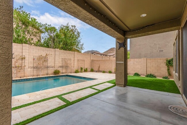 Building Photo - 2626 W Florentine Rd