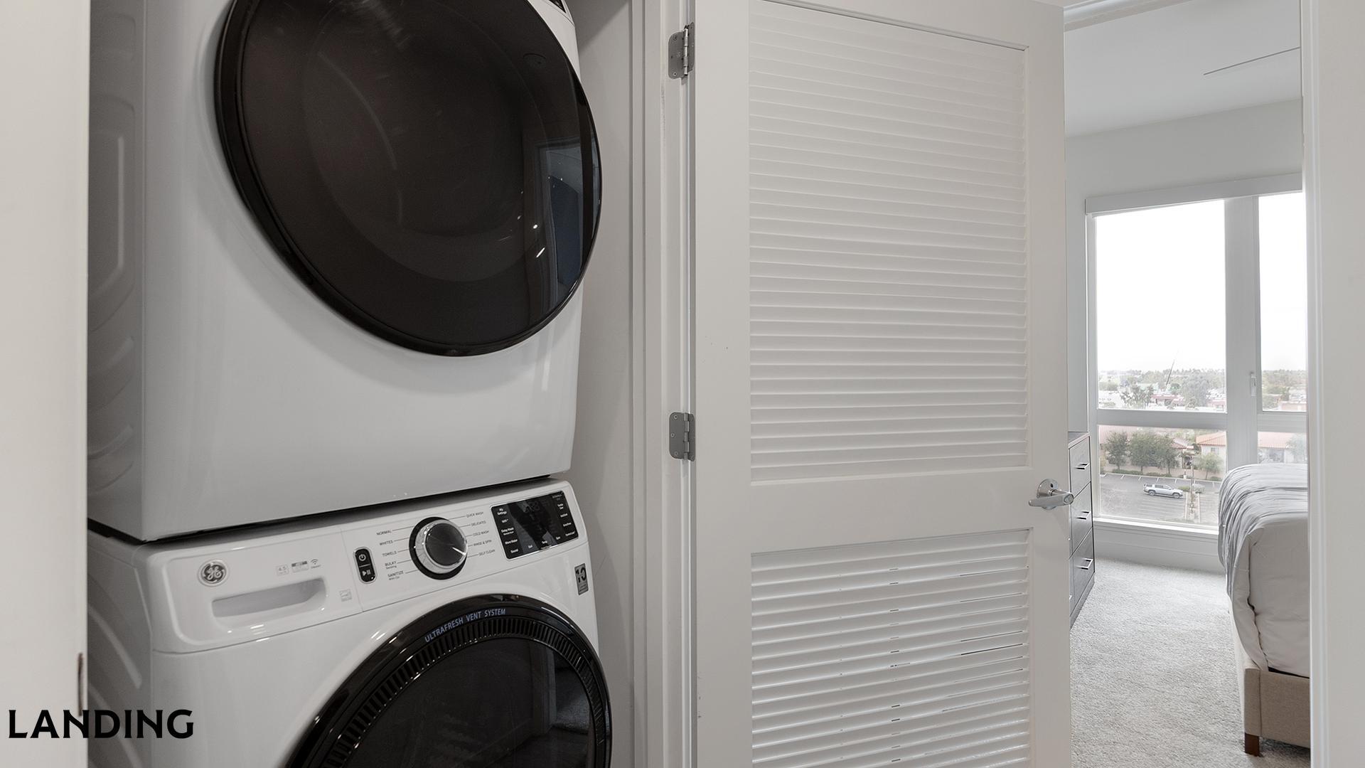 Building Photo - 707 S Farmer Ave