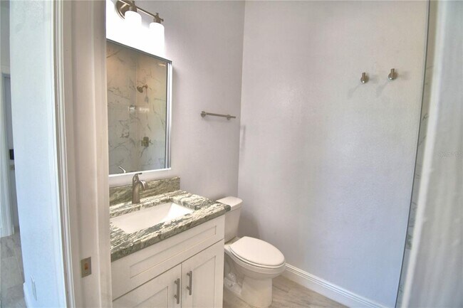 Building Photo - 7951 Sarasota Dr