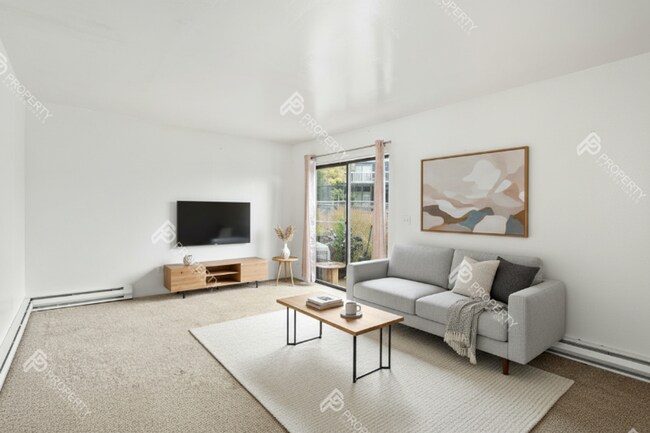 Primary Photo - 326 W 25th St