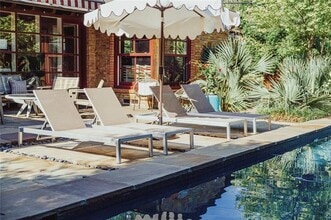 Building Photo - 5301 W Mockingbird Ln