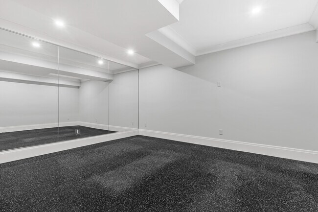 Building Photo - 25 Hunt Pl