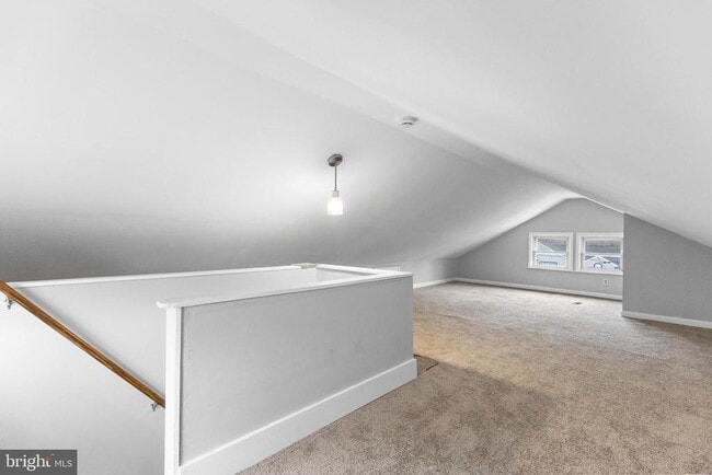 Building Photo - 818 N Stiles Ave