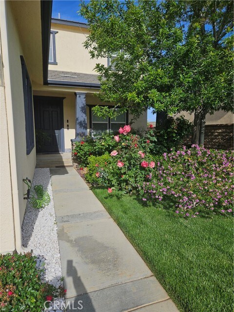 Building Photo - 37361 Paintbrush Dr