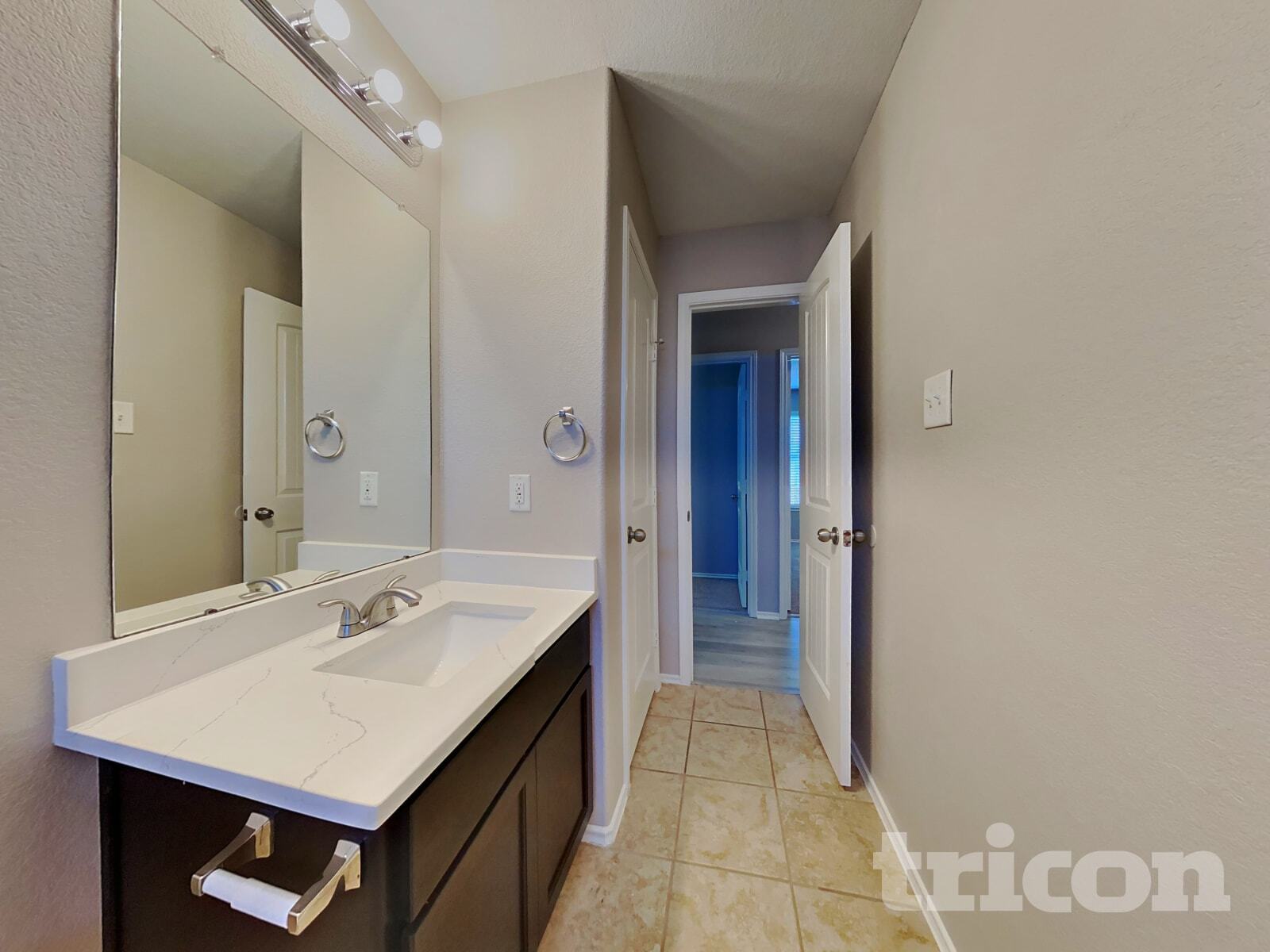 Building Photo - 17235 Hawks Landing Dr