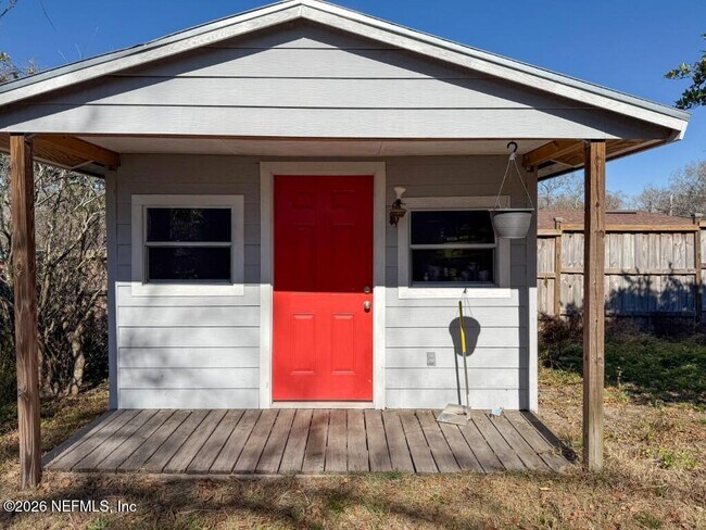 Building Photo - 360 Canis Dr W