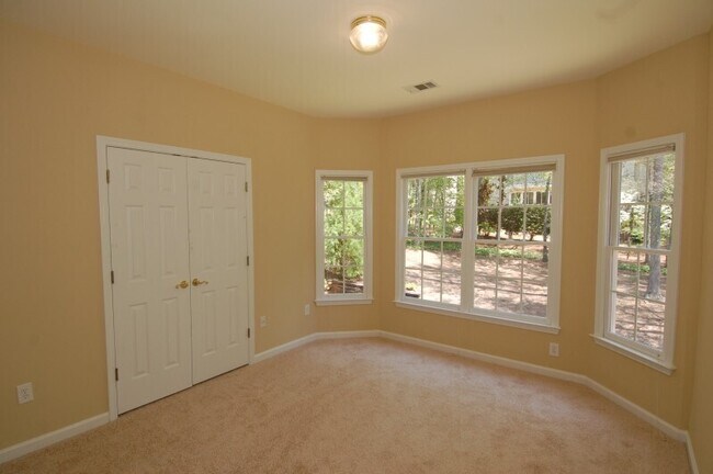 Building Photo - 340 Tall Timbers Dr