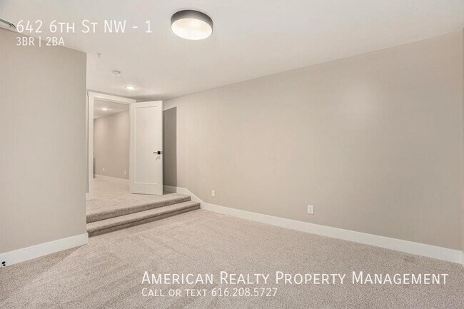 Building Photo - 642 6th St NW