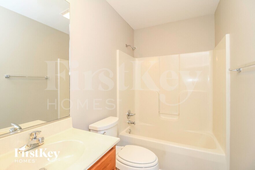 Building Photo - 2648 Wynbrook Dr