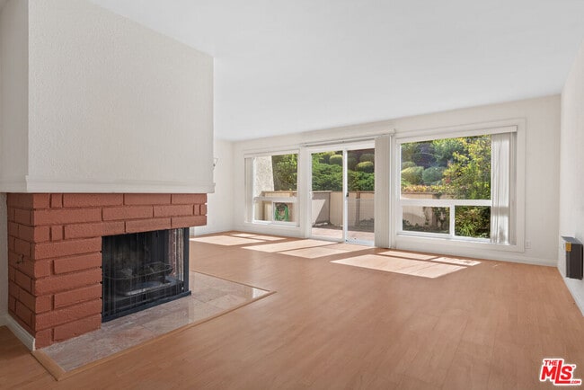 Building Photo - 106 Cresta Verde Dr