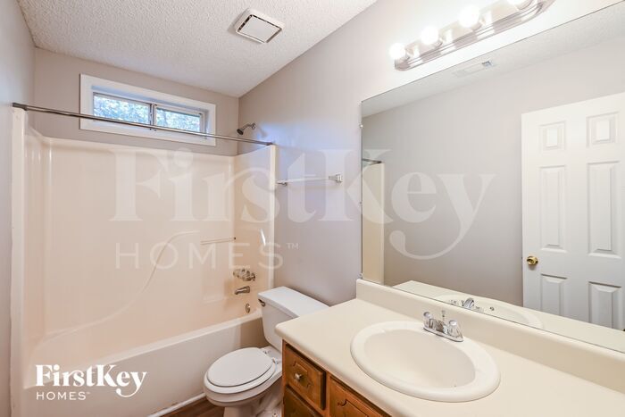 Building Photo - 2980 Williams Farm Dr