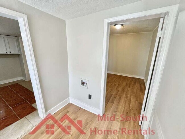 Building Photo - 2603 Carnes Ave