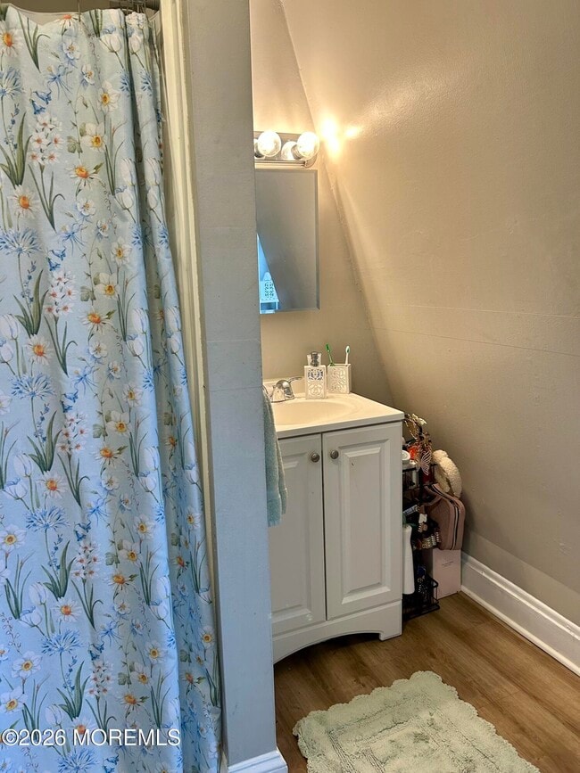 Building Photo - 500 Main St