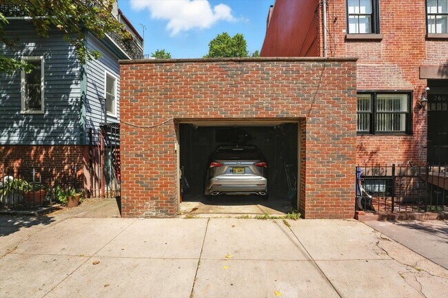 Building Photo - 612 Jersey Ave