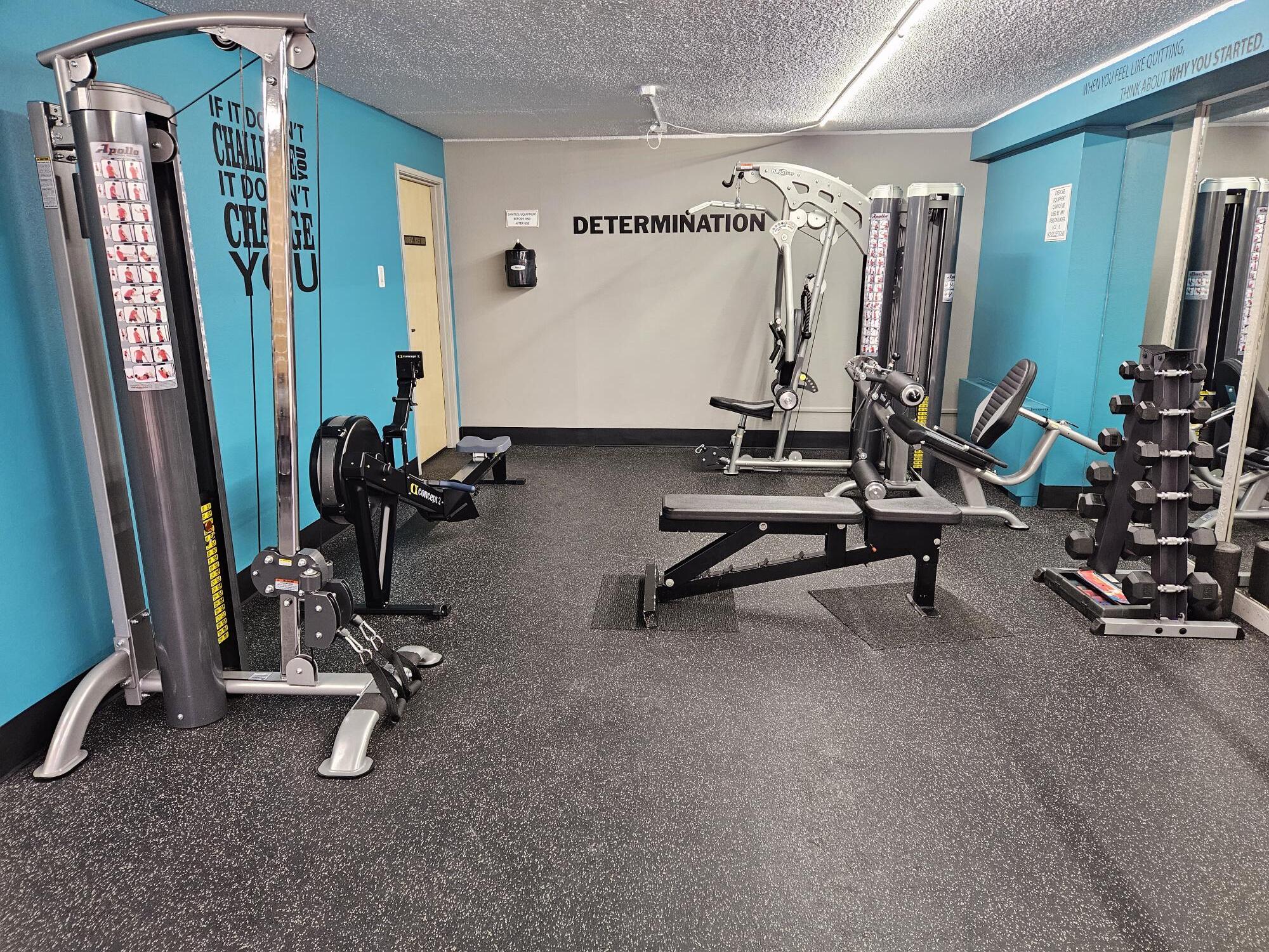 Weight Room - 2855 S Monaco Pky